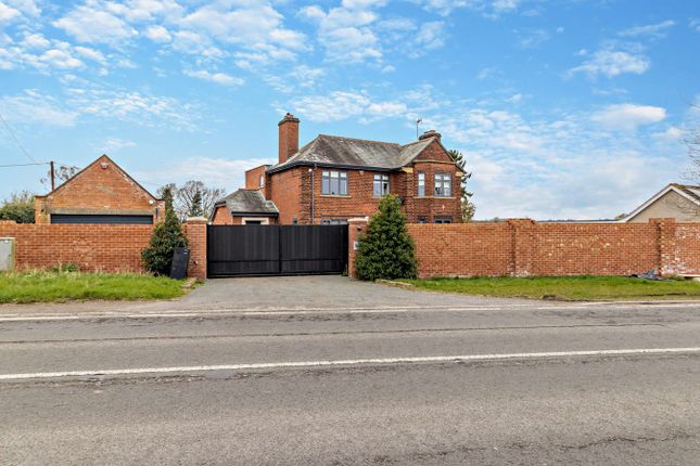 Thumbnail Detached house for sale in Bar Road, Saundby, Retford