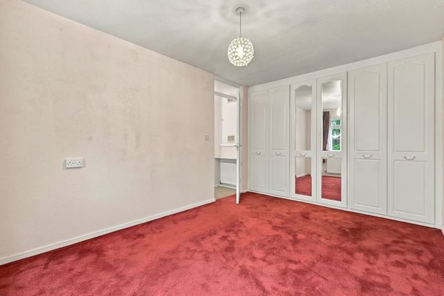 10, Willinghall Close, Waltham Abbey photo 3