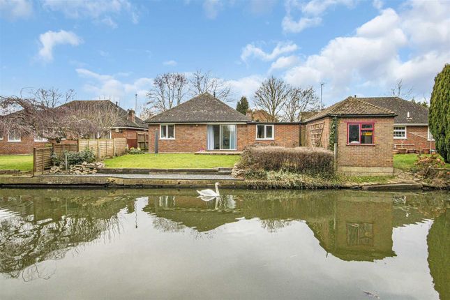 Detached bungalow to rent in The Wharf, Fenny Stratford, Milton Keyes