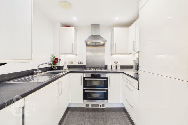 19 Turnberry, Norwich photo 3