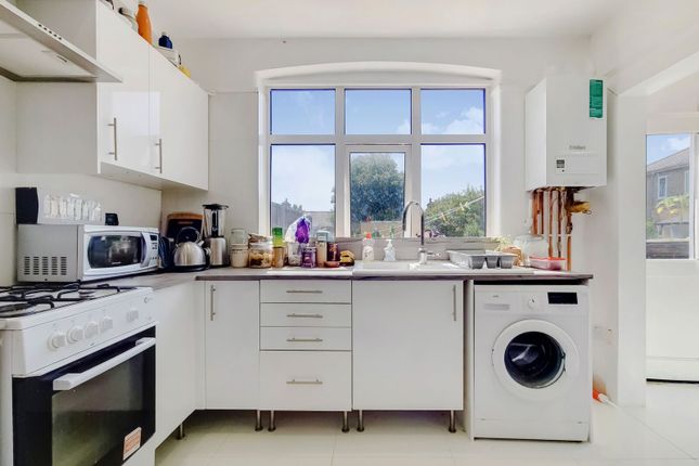 3-bed house on Beclands Road, Balham, £2,650/mo