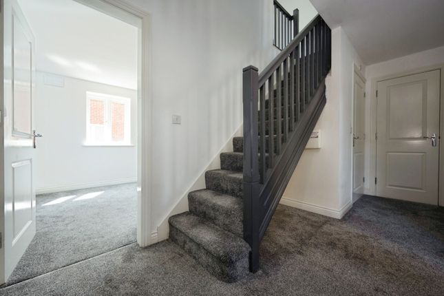 140, Newport Road, Milton Keynes photo 3