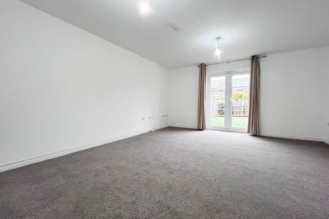 7, Joyford Passage, Cheltenham photo 3