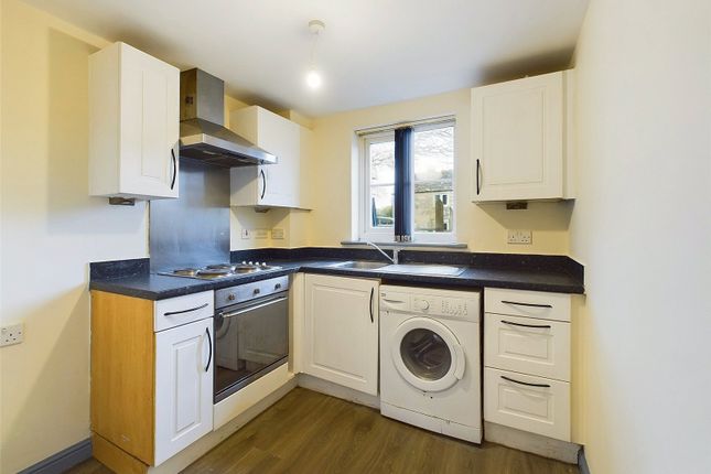 2, Highwood Drive, Stroud photo 3