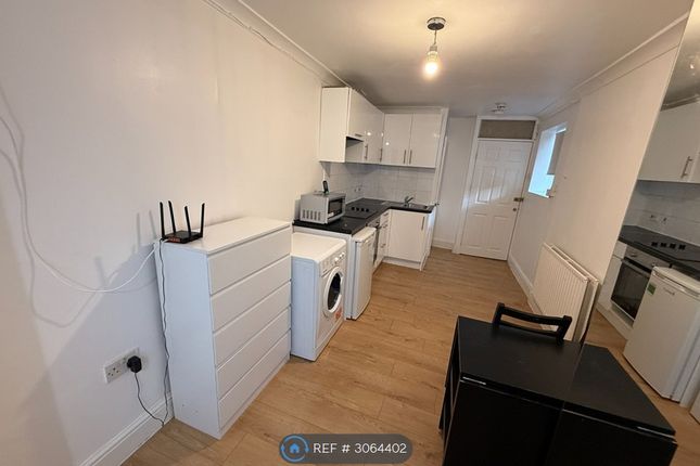 Flat C, Oakley Square, London photo 2