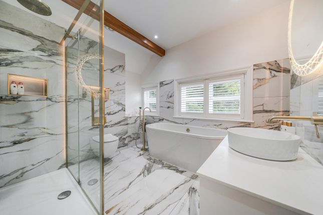 46, Shortheath Road, Surrey photo 3
