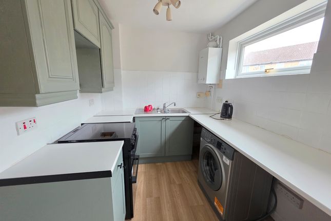 9, Eames Close, Aylesbury photo 2