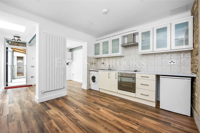 Thumbnail Terraced house for sale in New Cross Road, New Cross