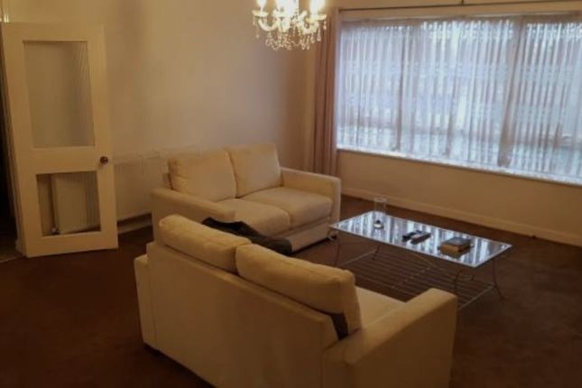 Flat 2 The Pines,, The Pines, London photo 3