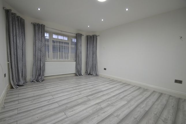 Thumbnail Room to rent in Worton Road, Isleworth