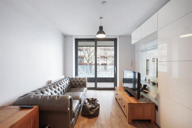 Thumbnail Flat for sale in Agnes George Walk, London