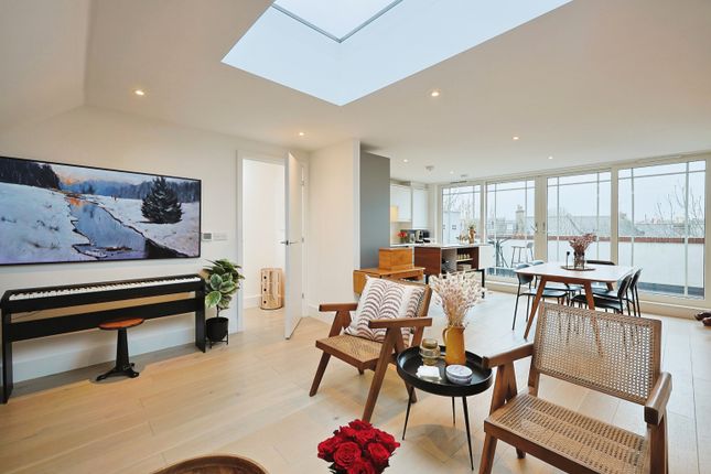 Thumbnail Maisonette for sale in Brookfield Mews, London
