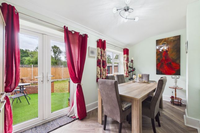 163, Meadow Lane, Nottingham photo 4