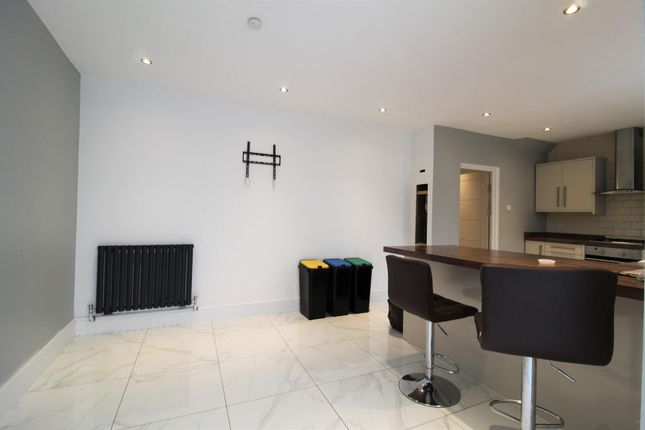 205, Bennetts End Road, Hemel Hempstead photo 3
