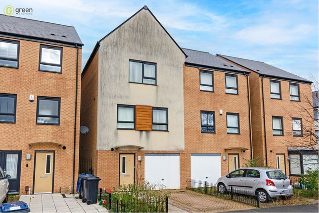 Town house for sale in Rodway Close, Newtown, Birmingham