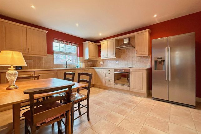 8, Skayman Fields, Carlton-Le-Moorland photo 3