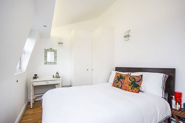 Thumbnail Flat for sale in Clarence Place, Clapton, London