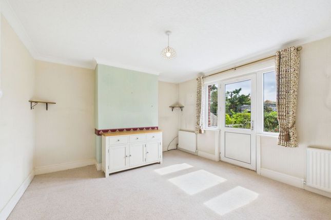 64, Stakesby Road, Whitby photo 2