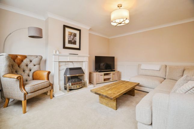 6, Oak Tree Close, Bedale photo 4