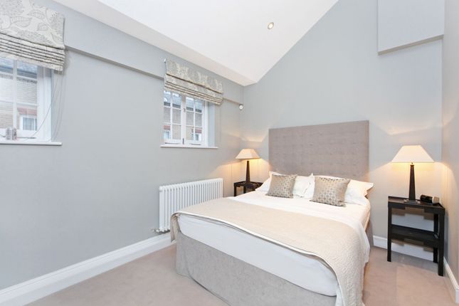 6 Harriet Walk, London photo 3