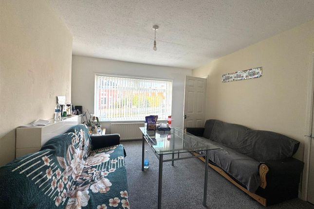 11, Cardwell Street, Oldham photo 2