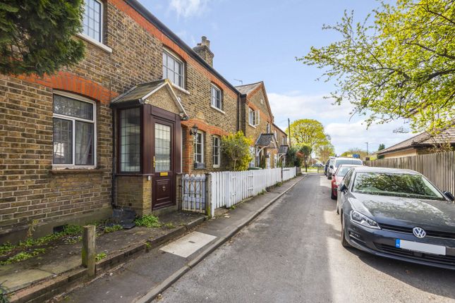 Terraced house for sale in Sandpits Road, Richmond