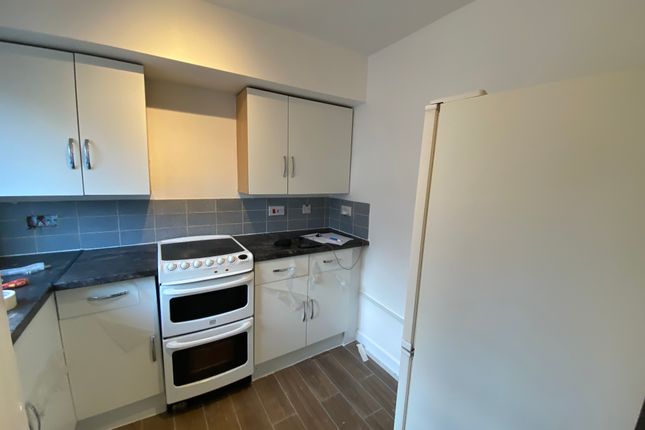 Flat 19, London photo 2