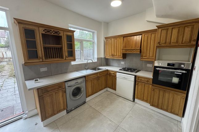 56, Melbourne Avenue, Palmers Green photo 3