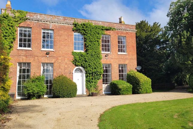 Country house for sale in Bredon Road, Tewkesbury, Gloucestershire