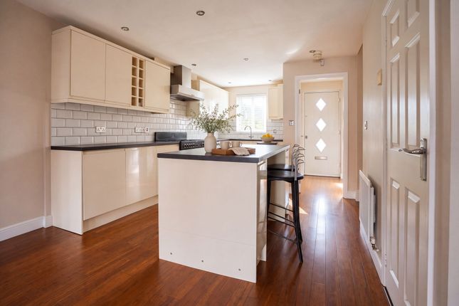6 Claypitts Boulevard, Warwick photo 4