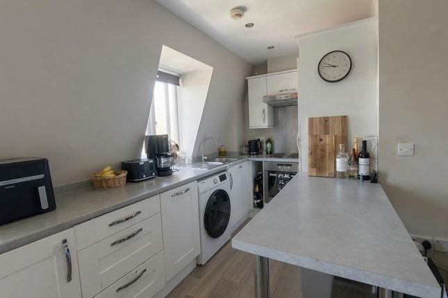 Flat 42, Rocheforte House, Roche Close, Rochford photo 4