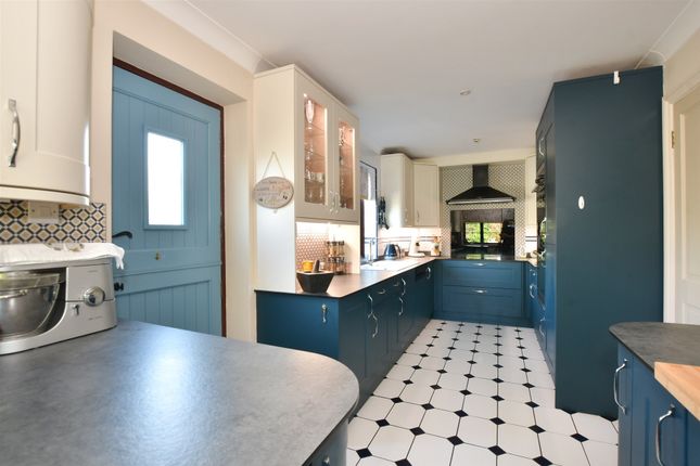 Le Chateau, Lime Tree Court, Freshwater photo 4