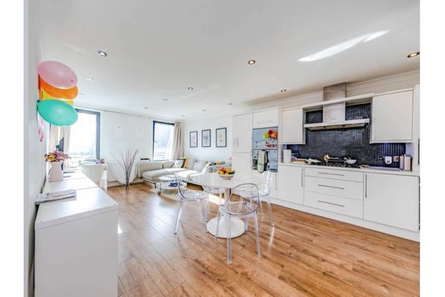 Flat for sale in Lion Court, 435 The Highway, London