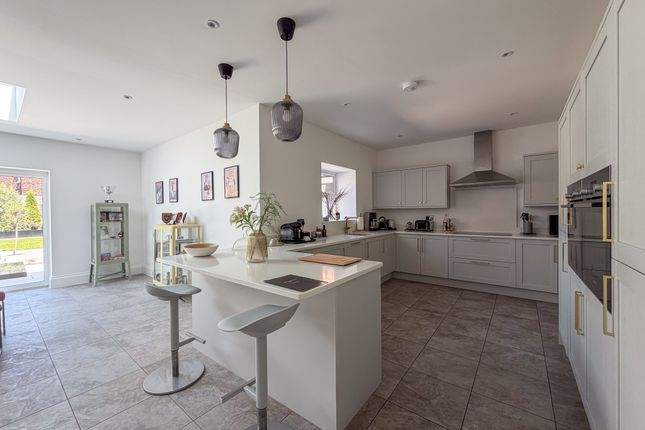 The Manor, 24, Lady Nelson Gardens, Clacton On Sea photo 4