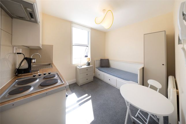 Flat 6, 21, Dorset Gardens, London photo 2