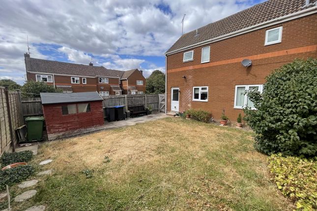 5, Fell Grove, Leamington Spa photo 3
