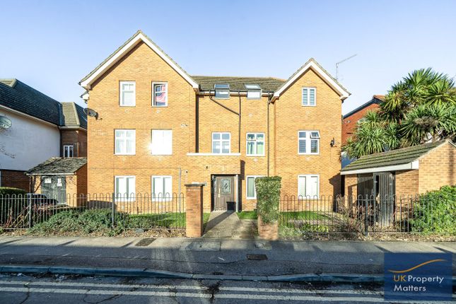 8b Ballista Court, 177 Great North Way, London photo 2