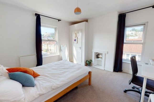 Spacious Double Bedroom Featuring Large Windows Th...