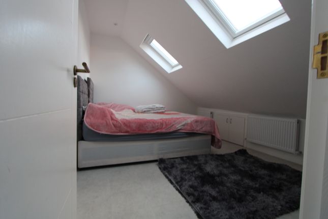 Thumbnail Room to rent in Bridport Road, Thornton Heath