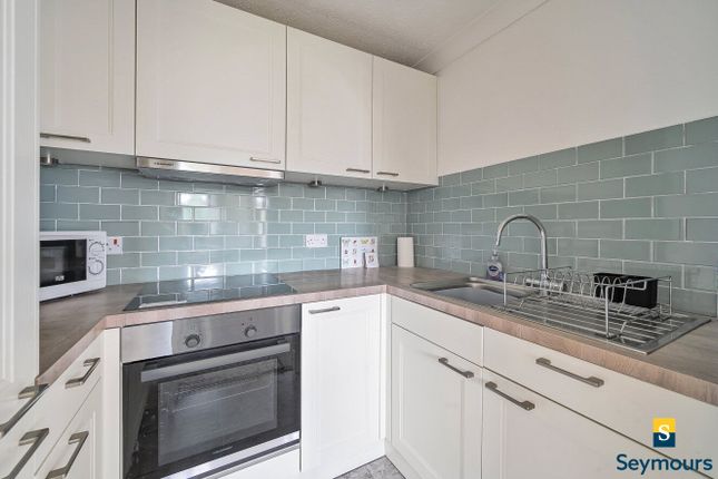 30, Denehyrst Court, Surrey photo 4