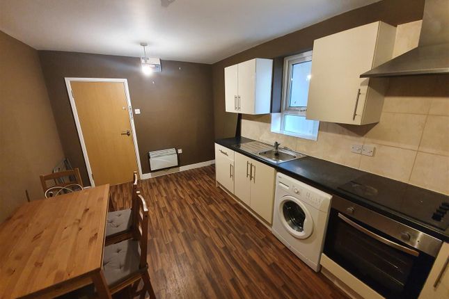 Property to rent in North Luton Place, Adamsdown, Cardiff