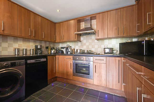 43 Fairview Road, Basildon, Essex photo 2