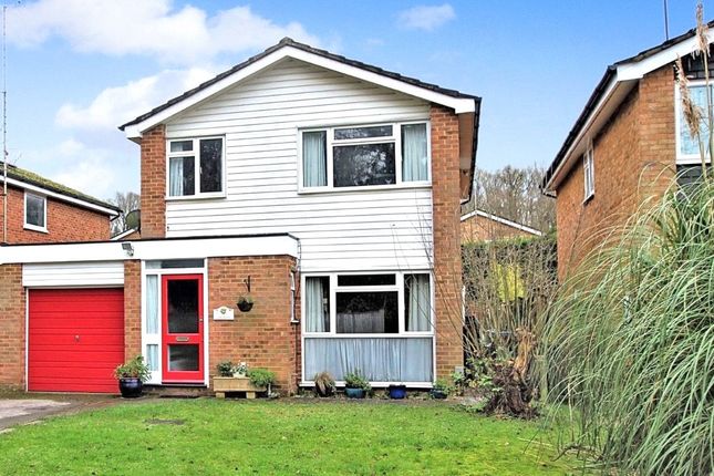 Thumbnail Link-detached house for sale in Knaphill, Woking
