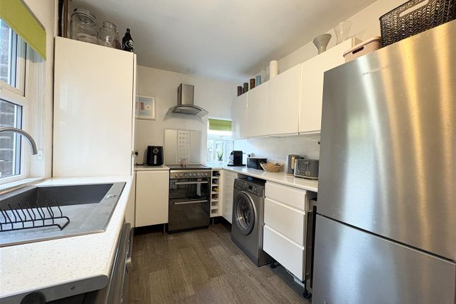 4, Vicarage Road, Stockport photo 4