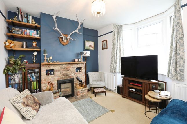 22, Dormans Park Road, East Grinstead photo 2