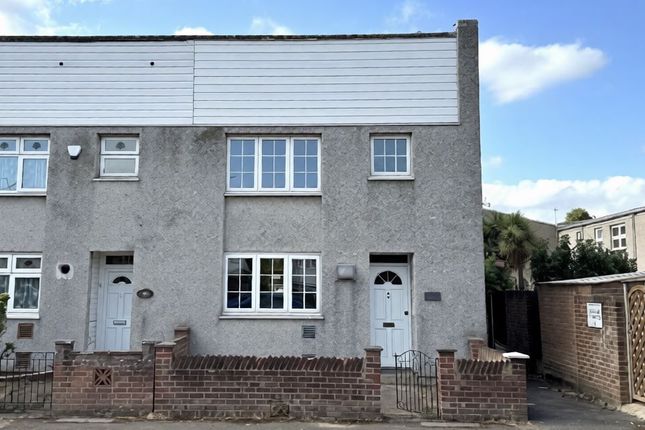 3-bed terraced on 12, Buckbean Path, Essex, £250,000