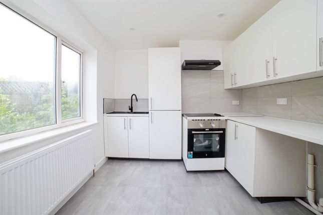 41, Firs Avenue, Alfreton photo 4