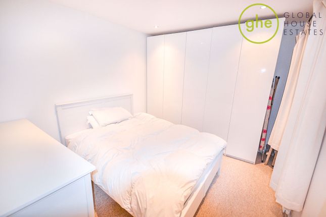 Flat 2, 14, Kellett Road, Brixton photo 4