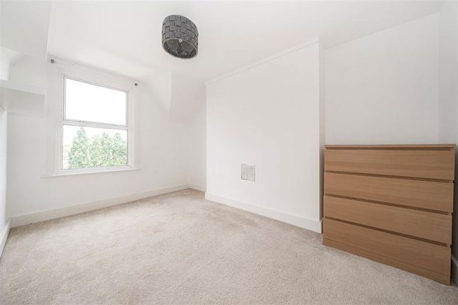 Flat 4, 11, Ferry Road, Teddington photo 4