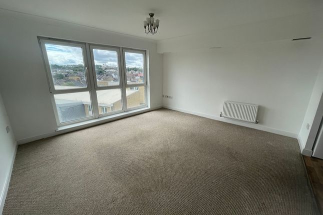 Flat 64 Fisgard Court, Admirals Way, Gravesend photo 3